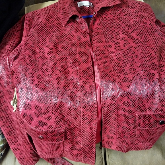 Coat - Picture 1 of 2